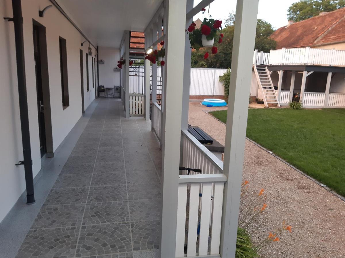Casa J. Gusbeth Apartment บราชอฟ ภายนอก รูปภาพ